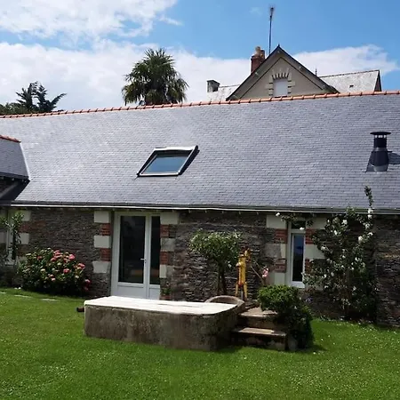 Holiday home Entre Loire Et Vignes